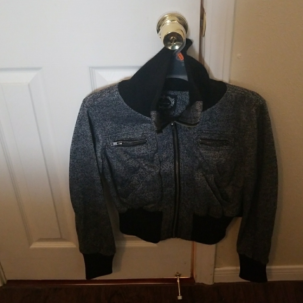 Clothes - Picture 6 of 6